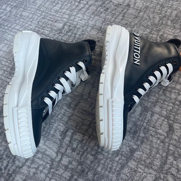 LV Squad Sneaker Boot - Picture 9 of 10